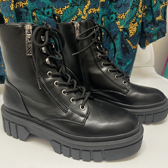 Guess Shoes - GUESS FARINA FAUX LEATHER, WMNS BLACK LACE UP COMBAT BOOTS SIZE 9M